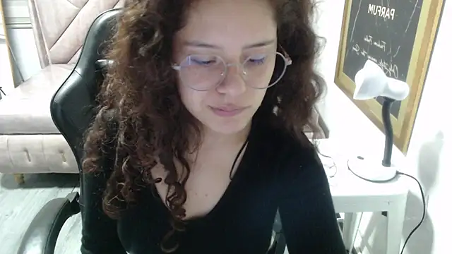 Velvet Moon V online show from November 2025 01:33:02 PM