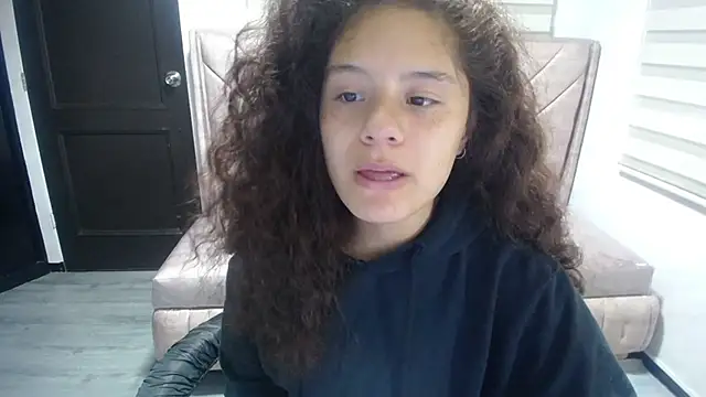 Velvet Moon V online show from October 2025 01:12:02 PM