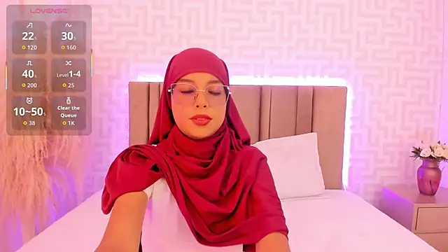 Snapshot of naishaa_ chatting on April 2026 05:50:02 PM naishaa online show from April 2026 05:50:02 PM