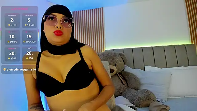 naishaa  online show from October 2025 07:00:02 PM