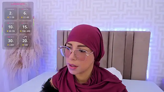 Snapshot of naishaa_ chatting on June 2026 05:43:02 PM naishaa online show from June 2026 05:43:02 PM