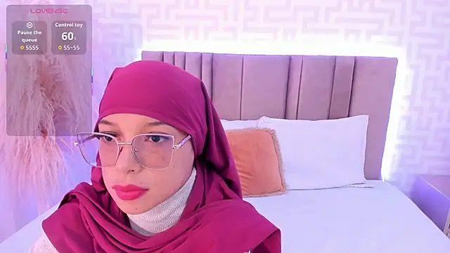 Snapshot of naishaa_ chatting on April 2026 04:48:02 PM naishaa online show from April 2026 04:48:02 PM