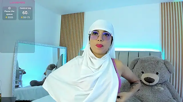 naishaa  online show from September 2025 06:48:01 PM
