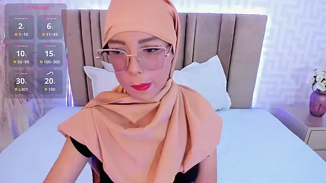 Snapshot of naishaa_ chatting on June 2026 05:21:02 PM naishaa online show from June 2026 05:21:02 PM
