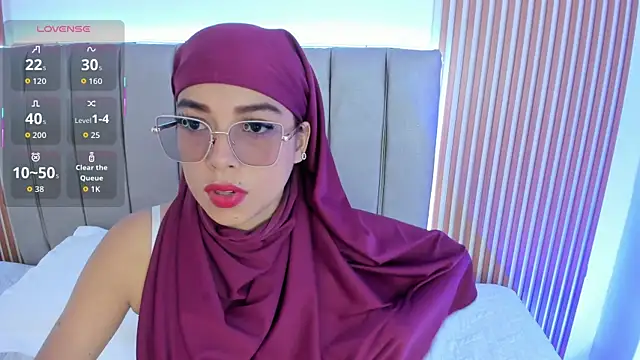 naishaa  online show from October 2025 06:40:01 PM