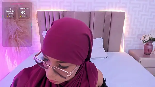 Snapshot of naishaa_ chatting on March 2026 07:04:02 PM naishaa online show from March 2026 07:04:02 PM