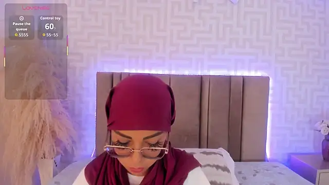 Snapshot of naishaa_ chatting on July 2026 06:40:01 PM naishaa online show from July 2026 06:40:01 PM
