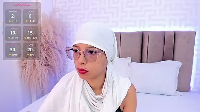 naishaa  online show from May 2026 06:27:01 PM