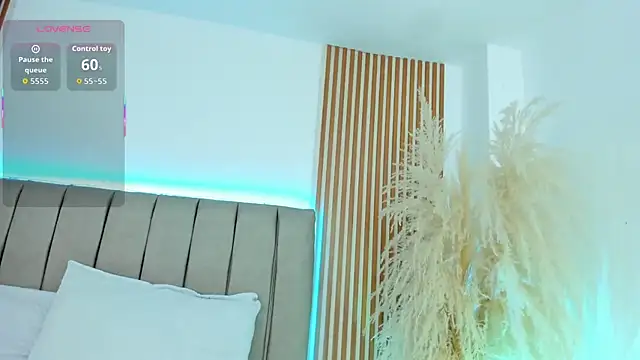 naishaa  online show from November 2025 06:34:02 PM