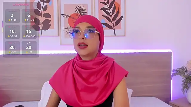 Snapshot of naishaa_ chatting on June 2026 05:00:01 PM naishaa online show from June 2026 05:00:01 PM