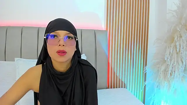 naishaa  online show from December 2025 06:42:02 PM