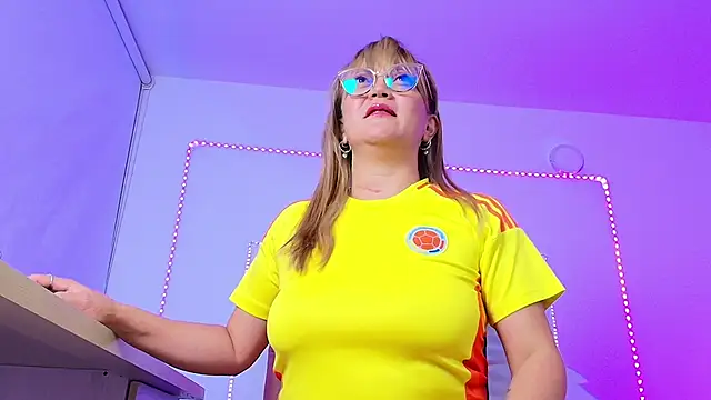 naomi diamond  online show from June 2026 10:14:01 AM