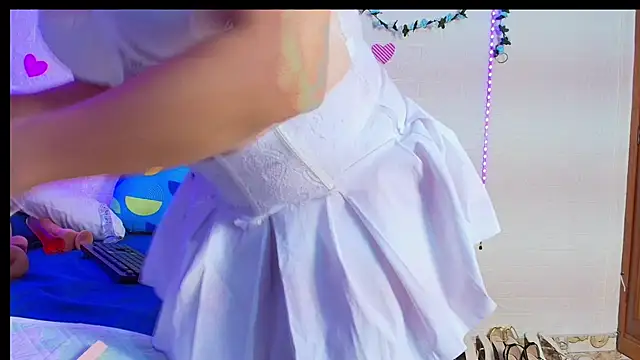 naomi diamond  online show from October 2025 11:31:02 AM