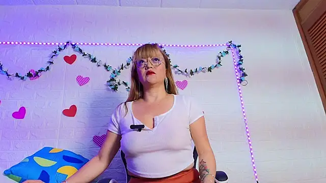 naomi diamond  online show from October 2025 11:09:01 AM