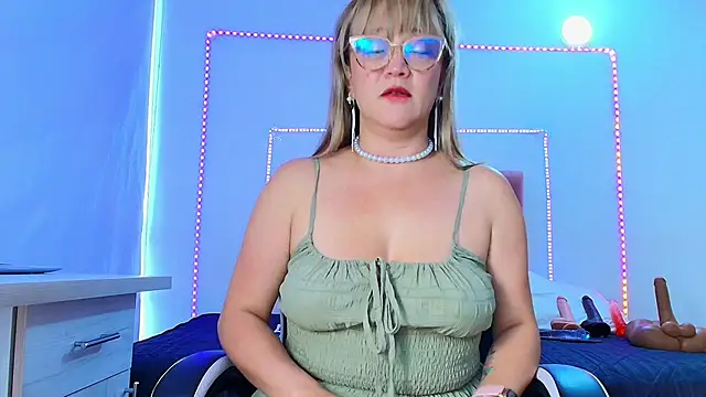 naomi diamond  online show from May 2026 11:29:01 AM