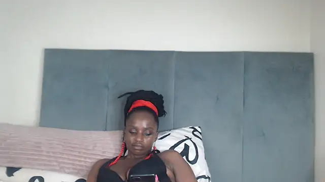 Jah-Queen online show from October 2025 10:12:01 PM