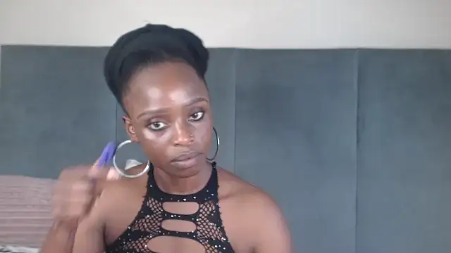 Snapshot of Jah-Queen chatting on January 2026 04:57:01 PM Jah-Queen online show from January 2026 04:57:01 PM