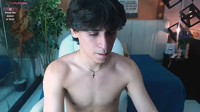 RoberthAlv online show from April 2026 12:39:01 PM