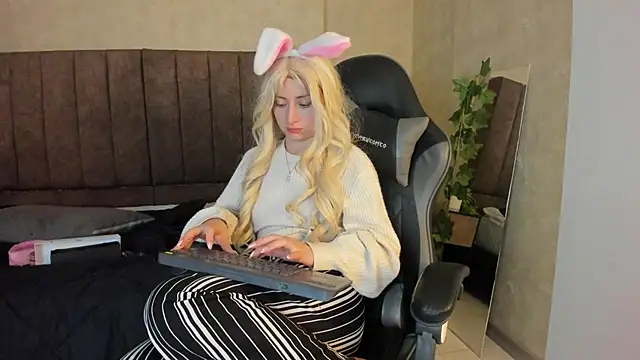 AriMonoban online show from November 2025 12:26:01 AM