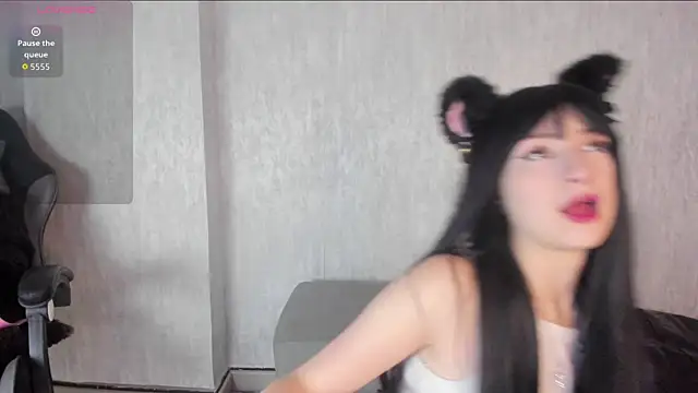 AriMonoban online show from November 2025 12:42:02 PM