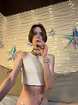 madi snow online show from December 2025 05:08:01 AM