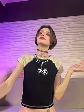 madi snow online show from November 2025 08:12:02 PM