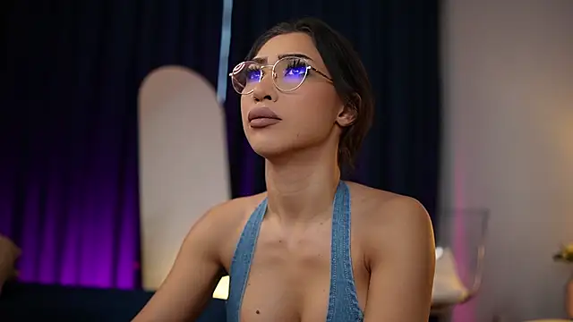 Snapshot of _ChloeLee_ chatting on November 2025 07:03:02 AM ChloeLee online show from November 2025 07:03:02 AM