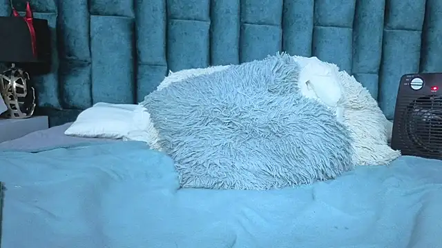 Emma Foxi online show from April 2026 08:16:02 PM