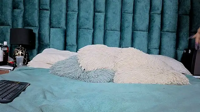 Emma Foxi online show from February 2026 08:06:02 PM