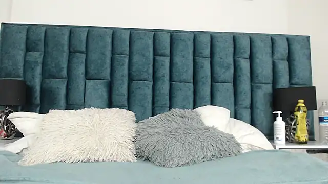 Snapshot of Emma_Foxi chatting on November 2025 08:23:02 PM Emma Foxi online show from November 2025 08:23:02 PM