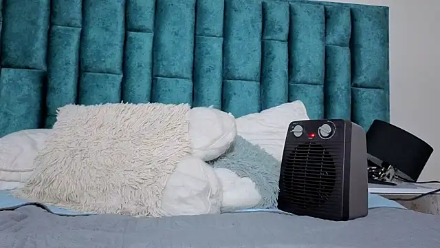 Emma Foxi online show from February 2026 08:40:01 PM