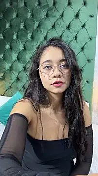 Lily June online show from May 2026 06:12:01 PM