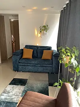 Lily June online show from November 2025 05:24:01 PM