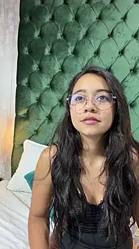 Lily June online show from May 2026 04:58:01 PM