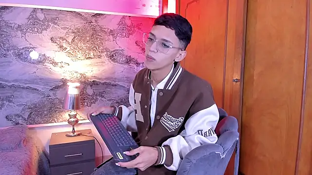 Snapshot of BILLY_JAMEES chatting on February 2026 12:35:01 PM BILLY JAMEES online show from February 2026 12:35:01 PM