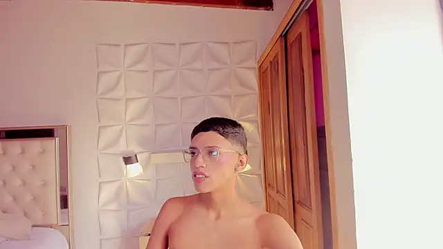 Snapshot of BILLY_JAMEES chatting on December 2025 08:53:02 PM BILLY JAMEES online show from December 2025 08:53:02 PM