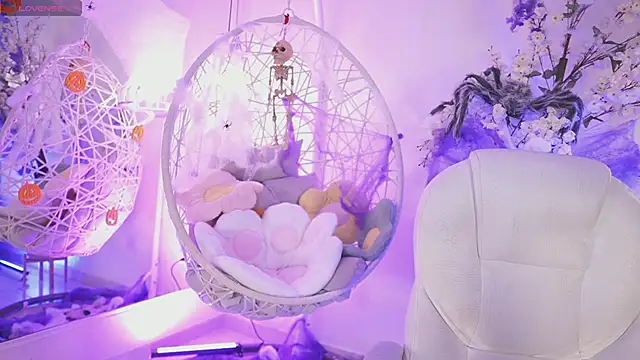 JadeSummerr online show from October 2025 11:44:01 AM