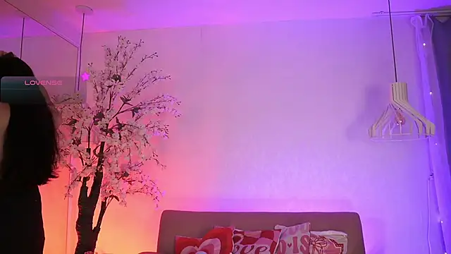 JadeSummerr online show from April 2026 11:45:01 AM