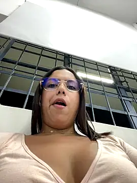 Snapshot of LICEET chatting on September 2025 11:59:01 PM LICEET online show from September 2025 11:59:01 PM