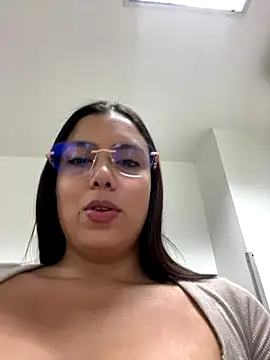 Snapshot of LICEET chatting on September 2025 01:55:02 PM LICEET online show from September 2025 01:55:02 PM