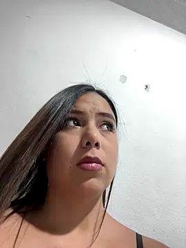 Snapshot of LICEET chatting on November 2025 11:38:01 PM LICEET online show from November 2025 11:38:01 PM