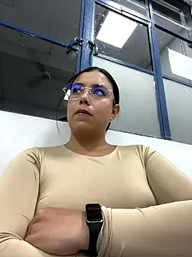 Snapshot of LICEET chatting on September 2025 12:02:02 AM LICEET online show from September 2025 12:02:02 AM