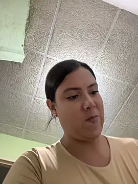 Snapshot of LICEET chatting on November 2025 12:22:01 AM LICEET online show from November 2025 12:22:01 AM