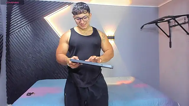 Horny nick18 online show from March 2026 12:42:02 PM