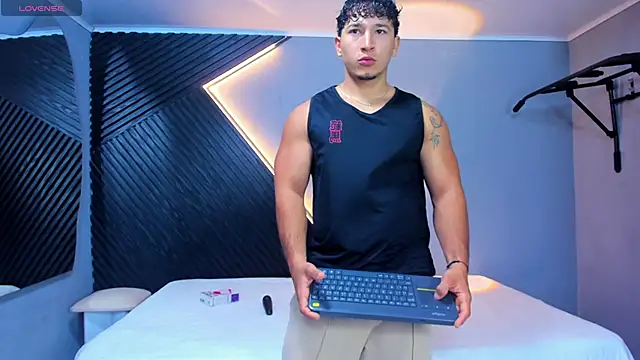 Horny nick18 online show from April 2026 04:11:02 PM