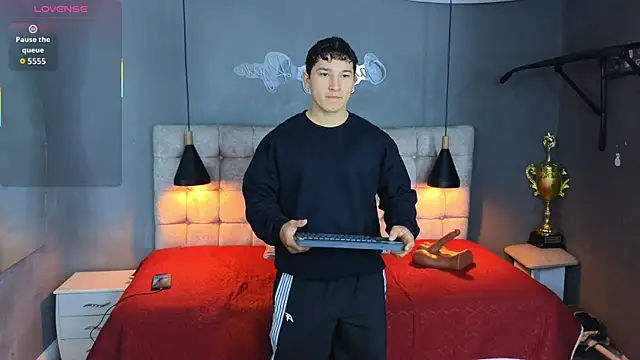 Horny nick18 online show from October 2025 10:38:02 AM