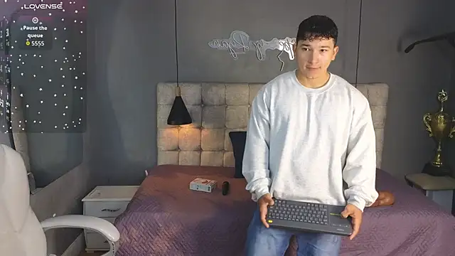 Horny nick18 online show from October 2025 10:14:02 AM