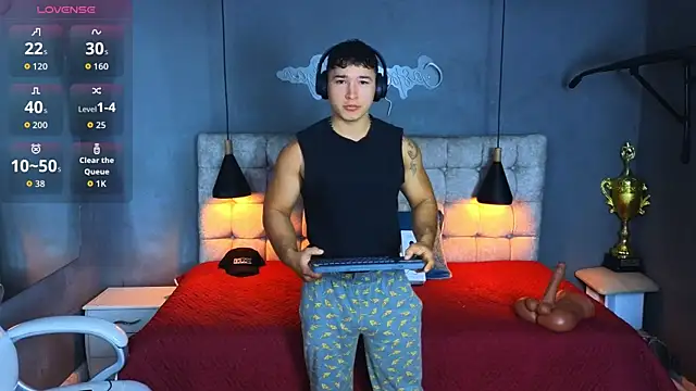 Horny nick18 online show from October 2025 02:03:02 PM