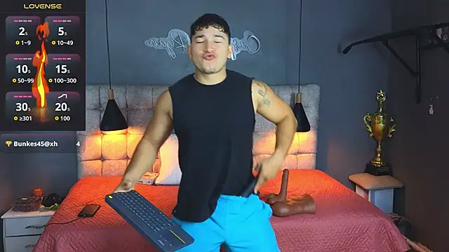 Horny nick18 online show from October 2025 09:20:01 AM