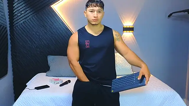 Horny nick18 online show from February 2026 12:05:01 PM